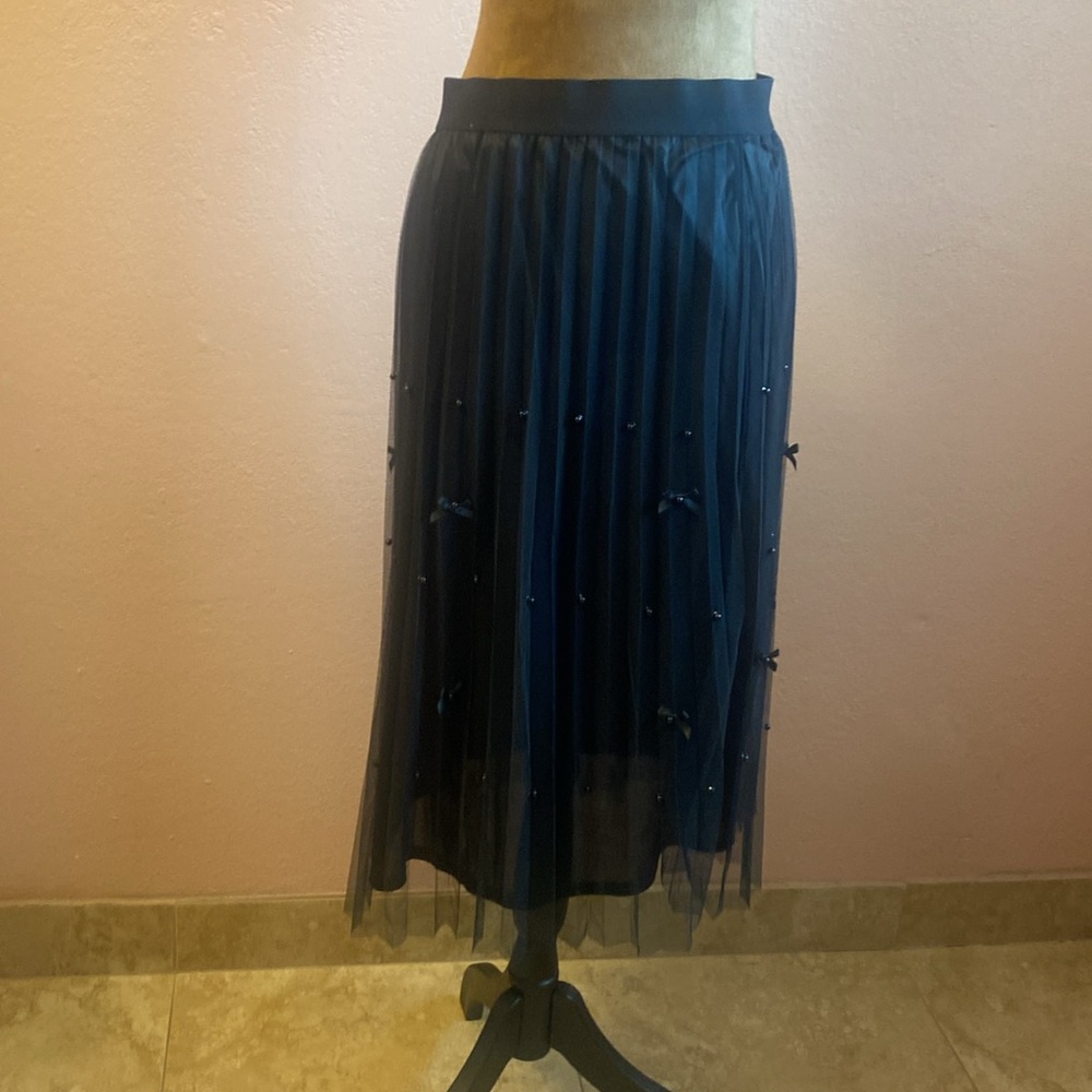 NANETTE LEPORE Elegant Black Pleated Skirt - Picture 6 of 7